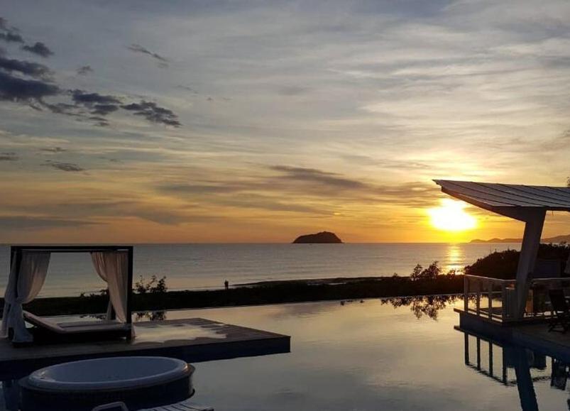 Ape Estilo Resort C/ Pe Na Areia E Vista Mar, Proximo Ao Beto Carrero Picarras Ngoại thất bức ảnh